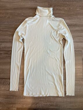 Ralph Lauren Women’s Cream Turtleneck Sweater Medium Classic Long Fit